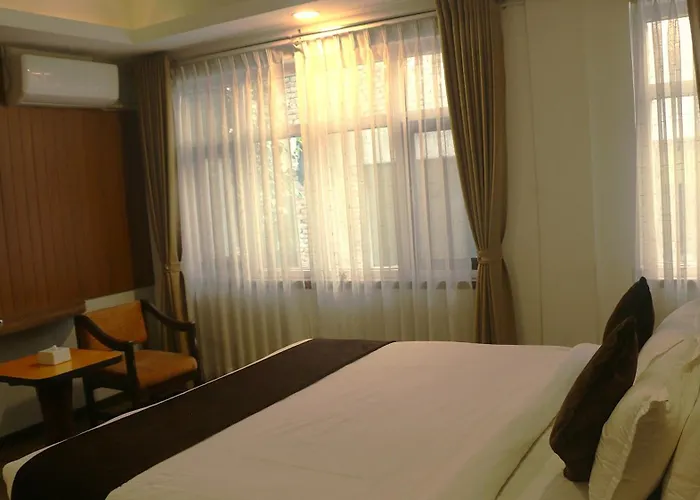 Durbar & Hotel 3*