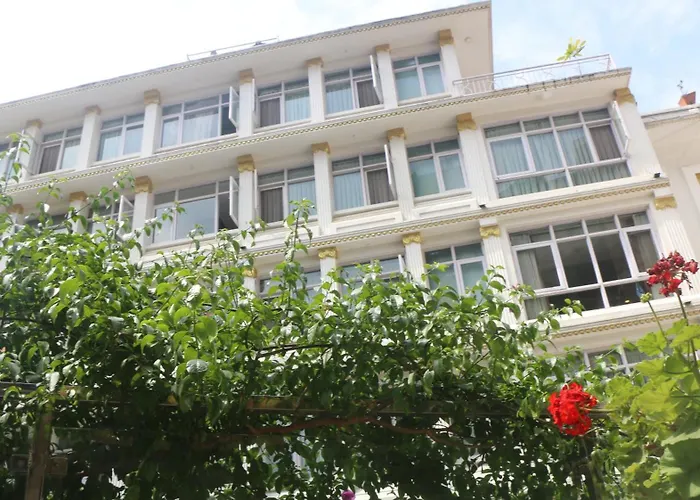 Durbar & Hotel 3*