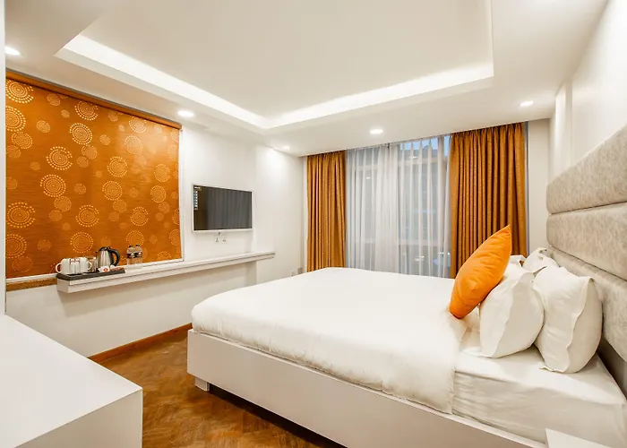 Durbar & Hotel 3*